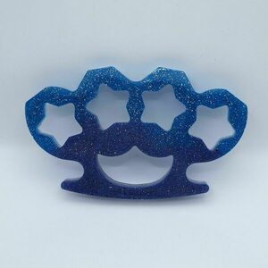 Μπρελόκ αυτοάμυνας σχέδιο σιδερογραφίας από υγρό γυαλί σε μωβ και μπλε χρώμα με γλίτερ 10cm χ 6cm - ρητίνη, προστασία - 2