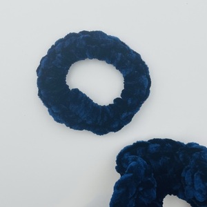 Χειροποίητο λαστιχάκι για τα μαλλιά μπλε ΒΕΛΟΥΔΟ - νήμα, λαστιχάκια μαλλιών - 2