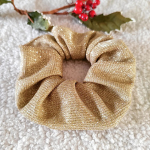 Χειροποιητο χριστουγεννιατικο scrunchie λαστιχάκι μαλλιών κοκαλάκι χρυσό lurex 1τμχ medium size - ύφασμα, λαστιχάκια μαλλιών - 4