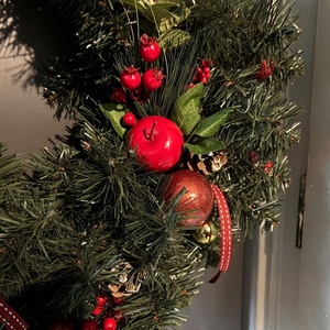 Χριστουγεννιάτικο στεφάνι χειροποίητο 60εκ με berry - πλαστικό, στεφάνια, διακοσμητικά - 3