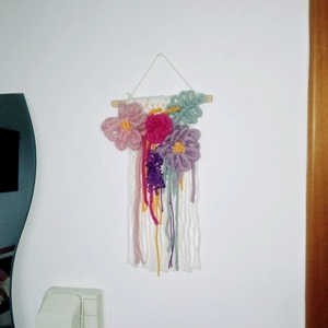 Κρεμαστό διακοσμητικό τοίχου μακραμέ πολύχρωμο 14*24 με βαμβακερό νήμα και ακρυλικά λουλούδια - μακραμέ, υφαντά, διακοσμητικό παιδικού δωματίου - 3