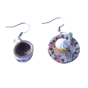 Σκουλαρίκια κρεμαστά πορσελάνινο σετ καφές και cupcake βανίλιας / μικρά / μεταλλικά / Twice Treasured - πηλός, cute, κρεμαστά, γλυκά, γάντζος - 2