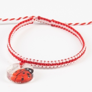 Μάρτης βραχιόλι με Πασχαλίτσα- Martaki Bracelet with ladybug - March Bracelet - νήμα, μαρτάκια, χεριού, αυξομειούμενα