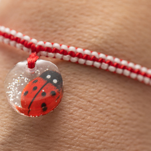 Μάρτης βραχιόλι με Πασχαλίτσα- Martaki Bracelet with ladybug - March Bracelet - νήμα, μαρτάκια, χεριού, αυξομειούμενα - 2