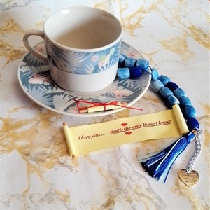 Σετ δώρου με μπλε κομπολόι, κούπα για τον καφέ ή το τσάι και πάπυρο αγάπης. - γυαλί, ρητίνη, μαμά, μπαμπάς, κομπολόι - 3