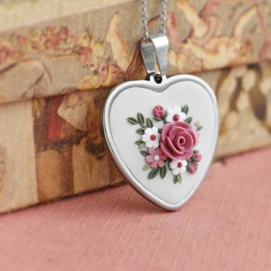 Μεταγιόν καρδιά με λουλούδια | Mrs Darcy (Ατσάλι, Πολυμερικός Πηλός) (40εκ. + 5εκ. Αυξομειώση) - charms, καρδιά, λουλούδι, ατσάλι, αγ. βαλεντίνου - 3