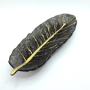 Φτερό από υγρό γυαλί μαύρο με χρυσές λεπτομέρειες 23cm x 8 cm - γυαλί, φτερό, ρητίνη, σπίτι, πιατάκια & δίσκοι