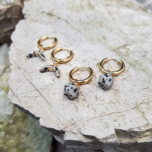 Γυναικεία Σκουλαρίκια Κρίκοι από χρυσό ατσάλι και κρεμαστός δαλματένιος κύβος Ίασπις - ημιπολύτιμες πέτρες, κρίκοι, χάντρες, μικρά, ατσάλι - 4