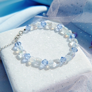 Sapphire Dusk | Χειροποίητο βραχιόλι με ημιδιάφανες κρυστάλλινες χάντρες & Swarovski σε γαλάζιες και μπλε αποχρώσεις, ασήμι 925 - ημιπολύτιμες πέτρες, γυαλί, ασήμι 925, χάντρες