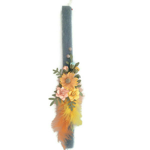 Λαμπάδα γκρι, ξυστή, αρωματική 29 cm. Μπουκέτο από λουλούδια και φτερά! - κορίτσι, λουλούδια, λαμπάδες, χειροποίητα