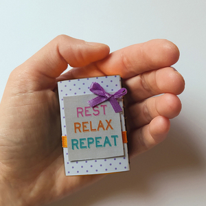 Rest-Relax-Repeat Διακοσμητικό σπιρτόκουτο με μήνυμα 5.3x3.5x1.7εκ - χαρτί, διακοσμητικά, γενική χρήση - 3