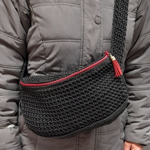 Πλεκτή μαύρη τσάντα μέσης (Belt Bag) - νήμα, φάκελοι, all day, πλεκτές τσάντες, μέσης - 3