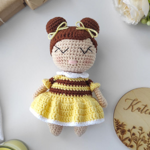Πλεκτή κούκλα μέλισσα με κίτρινο φόρεμα - ύψος 16 εκ - λούτρινα, δώρα για μωρά, πλεχτή κούκλα - 2