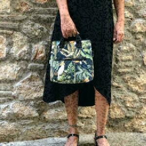 Bucket τσάντα με επένδυση μαλακή και αφρώδης από 100% βαμβακερό ύφασμα ποπλίνα Anaïs μοτίβο λουλούδια σε μαύρο φόντο - ύφασμα, ώμου, πουγκί, χιαστί, all day - 4