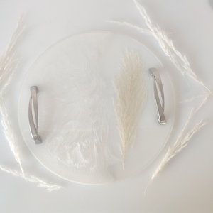 Δίσκος γάμου από υγρό γυαλί λευκό - διάφανο με pampas grass διαμέτρου 30 εκ