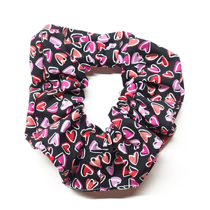 Λαστιχάκι scrunchie με κόκκινες & ροζ καρδιές - ύφασμα, καρδιά, λαστιχάκια μαλλιών
