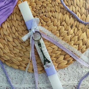 Πασχαλινή λαμπάδα λευκή-μωβ με μπρελόκ πύργος του Άιφελ - κορίτσι, λαμπάδες, για ενήλικες, για εφήβους