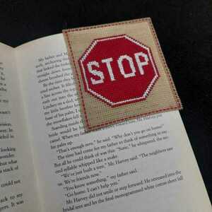 Κεντητός σελιδοδείκτης "Stop" - σελιδοδείκτες - 3