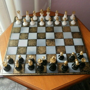 Χειροποίητο σκάκι με εποξική ρητίνη 31 x 31 εκ. (Χρυσό - λευκό γκλιτερ - μαύρο) - 5