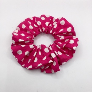 Υφασμάτινο λαστιχάκι scrunchie φούξια large polka dots μεσαίου μεγέθους (medium) - ύφασμα, πουά, για τα μαλλιά, λαστιχάκια μαλλιών - 5