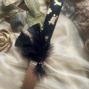 Πασχαλινή λαμπάδα σε μαυρο χρώμα με φύλλα χρυσού και φτερά . 37χ4εκ. - κορίτσι, λαμπάδες, για ενήλικες, πασχαλινά δώρα - 5