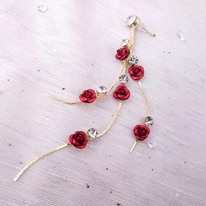 Κρεμαστά σκουλαρίκια με κοκκινα τριανταφυλλάκια - στρας, μακριά, λουλούδι, ατσάλι, κρεμαστά - 3