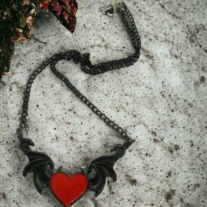 Μενταγιόν φτερά κόκκινη καρδιά Devil Wings pendant Red heart Jewelry - σμάλτος, καρδιά, χάντρες, δώρα γενεθλίων, μενταγιόν - 2