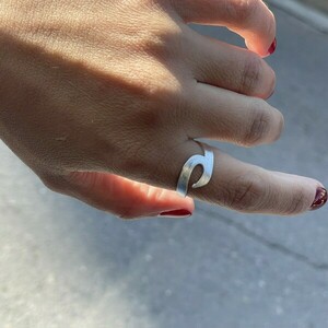 Χειροποίητο δαχτυλίδι με σχέδιο κύμα αυξομειούμενο - επιχρυσωμένα, αλπακάς, γεωμετρικά σχέδια, αυξομειούμενα, φθηνά - 2