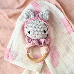 Πλεκτή Κουδουνίστρα/ Μασητικό Little Bunny - δώρα για βάπτιση, δώρα για μωρά, κουδουνίστρα, δώρο γέννησης, μασητικά μωρού - 2