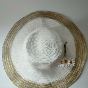 ''ROYAL ASCOT '' Καπέλο λευκό τυπου FLOPPY από χαρτί διακοσμημένο με μαργαρίτες - ύφασμα, ψάθινα - 3
