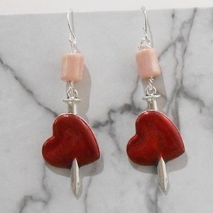 Σκουλαρίκια κόκκινη καρδια Red Heart Sword earrings - γυαλί, σμάλτος, χάντρες, κρεμαστά, γάντζος - 3