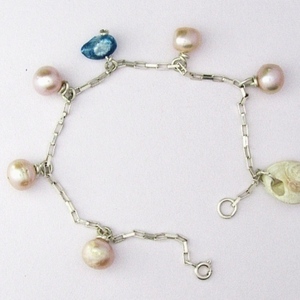 Pearl party bracelet. - ημιπολύτιμες πέτρες, αλυσίδες, μαργαριτάρι, ασήμι 925, χεριού