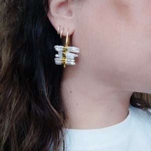 Pure pearl earrings - Σκουλαρίκια κρεμαστά με φυσικά μαργαριτάρια επιχρυσωμένα - επιχρυσωμένα, ασήμι 925, κρεμαστά, πέρλες, γάντζος - 2