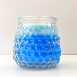 Χειροποίητο αρωματικό κερί θαλασσί λευκό 320γρμ σε γυάλινη κουκουνάρα 10εκχ 8εκ με άρωμα βανίλια - αρωματικά κεριά
