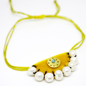 Βραχιόλι κίτρινο evil eye κεντημένο με μαργαριτάρι - μαργαριτάρι, μακραμέ, μάτι, boho, χεριού