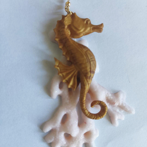 Γυναικεία δίχρωμα σκουλαρίκια από πολυμερικό πηλό με θαλασσινό μοτίβο, διαστάσεων 9 x 5,5 cm - ψάρι, πηλός, κρεμαστά, μεγάλα, φθηνά - 2