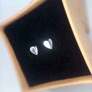 Ασημένια 925° σκουλαρίκια καρδίες που φτερουγίζουν - ασήμι 925, καρδιά, καρφωτά, μικρά, φθηνά - 3