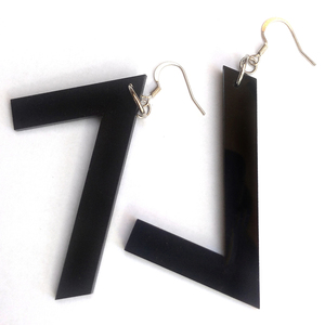 Σκουλαρίκια ασύμμετρα από μαύρο plexiglass - plexi glass, κρεμαστά, μεγάλα, γάντζος