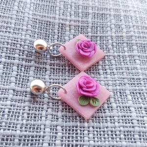 Σκουλαρίκια από πηλό με φούξια τριαντάφυλλα - πηλός, λουλούδι, μικρά, boho, κρεμαστά - 3