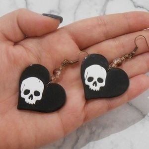Ακρυλικά σκουλαρίκια μαύρη καρδιά διπλής όψεως, κρεμαστά Black heart Skull earrings - διπλής όψης, χάντρες, plexi glass, κρεμαστά, γάντζος - 4
