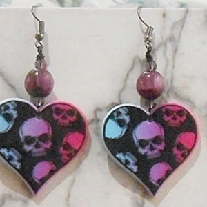 Ακρυλικά σκουλαρίκια καρδιά με κρανία διπλής όψεως, κρεμαστά Colorful heart Skull earrings - διπλής όψης, χάντρες, plexi glass, κρεμαστά, γάντζος - 3