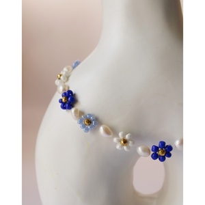 Alexandra| Λουλουδένιο κοντό κολιέ με μαργαριτάρια, αιματίτη & γυάλινες χάντρες - ημιπολύτιμες πέτρες, μαργαριτάρι, κοντά, λουλούδι - 3