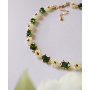 Emerald| Ρομαντικό Λουλουδένιο κολιέ με κρύσταλλα, αιματίτη & γυάλινες χάντρες - ημιπολύτιμες πέτρες, χάντρες, κοντά, λουλούδι, ατσάλι - 2