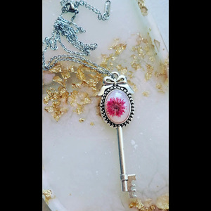 Vintage necklace with epoxy resin flower - γυαλί, λουλούδι, ατσάλι, φθηνά, μενταγιόν - 2