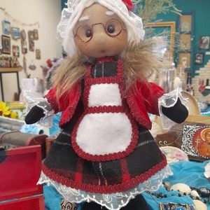Χειροποίητη κούκλα γυναίκα του Αη Βασίλη 22m - ύφασμα, κουκλίτσα, διακοσμητικά, χριστουγεννιάτικα δώρα