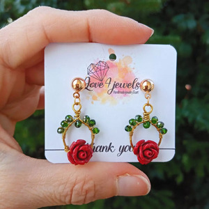 Σκουλαρίκια χειροποίητα με κόκκινο τριαντάφυλλο από πάστα κοραλλιού - ορείχαλκος, λουλούδι, κρεμαστά, καρφάκι - 3