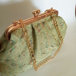 Γυναικεία χειροποίητη τσάντα clutch ώμου ή χιαστί από ύφασμα σε ανοιχτή απόχρωση του πράσινου σε στυλ vintage με αλυσίδα 36,5εκ.x31εκ. με αλυσίδα 112εκ. - ύφασμα, vintage, clutch, ώμου, χιαστί - 5