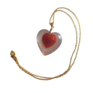 Μενταγιόν καρδιά διάφανο με κόκκινη καρδιά εντός, μήκος 3 cm από υγρό γυαλί - γυαλί, καρδιά, χειροποίητα, κοντά, μενταγιόν