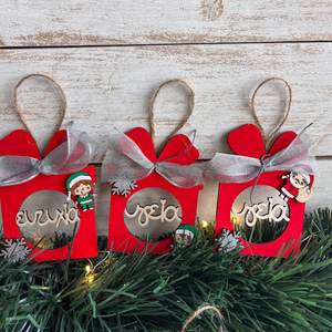 Ξύλινο στολίδι Χριστουγέννων "δώρο" - ξύλο, χριστουγεννιάτικα δώρα, στολίδι δέντρου, στολίδια - 3