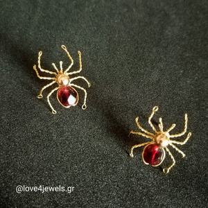 Σκουλαρίκια χειροποίητα αράχνες με κόκκινη γυάλινη χάντρα - ορείχαλκος, καρφωτά, μικρά, καρφάκι - 2